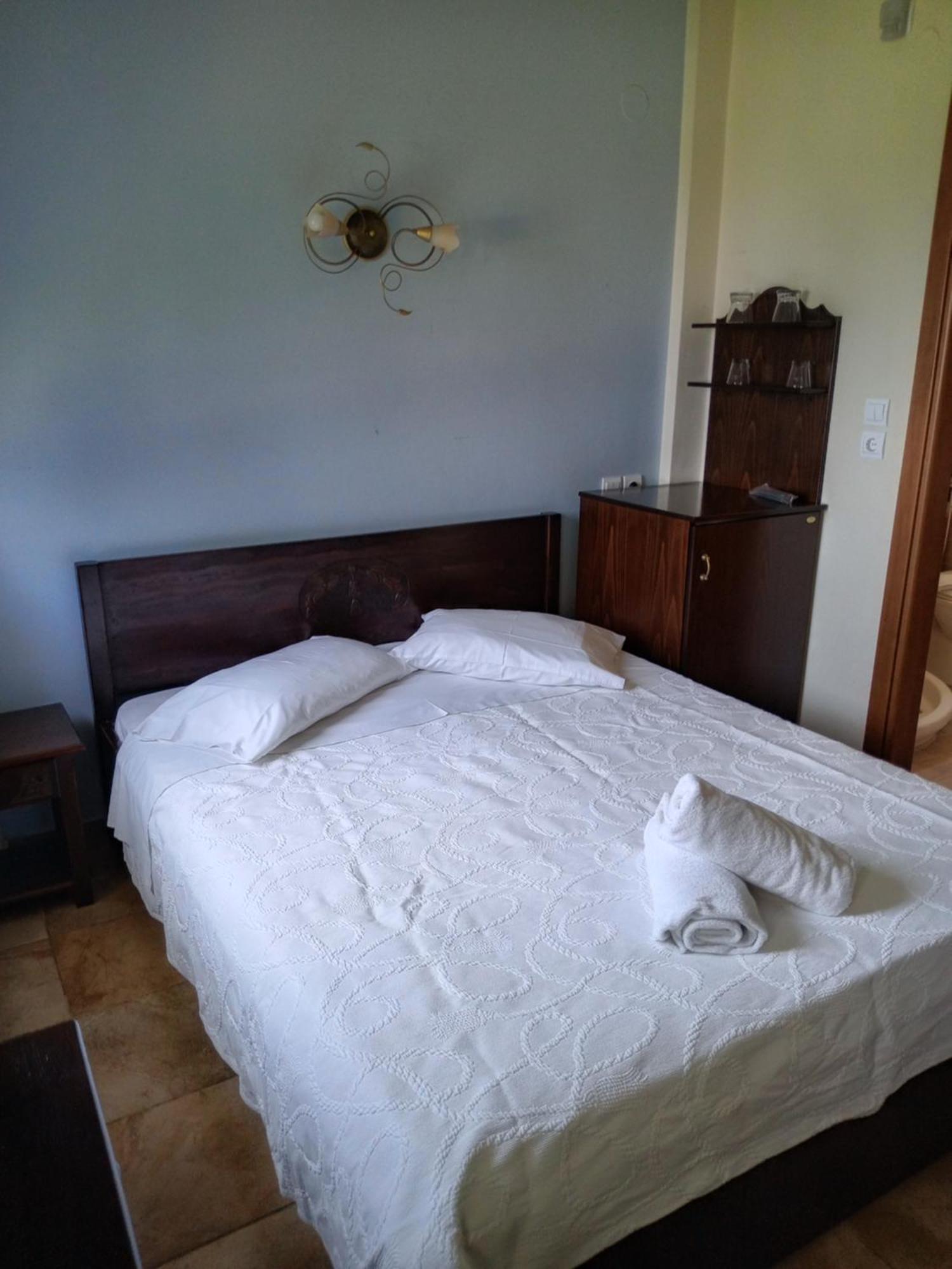 Hotel Erotas Айос-Дімітріос Екстер'єр фото